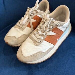 New Balance 237 Retro-Inspired Sneakers – White/Beige/Orange/Burgundy Women’s 8
